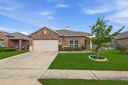 8313 White Hart Dr, Fort Worth, TX, 76179-1175 | Card Image