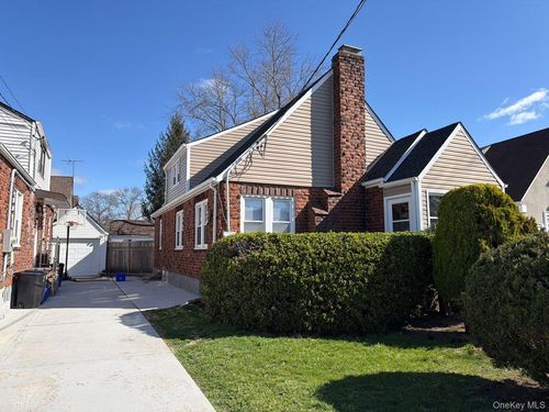 987 Wallace Avenue, Hempstead, NY, 11510 | Card Image