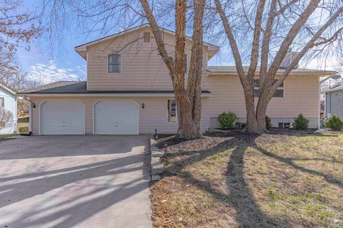 2116 Tamarron Ter, Manhattan, KS, 66502-1957 | Card Image