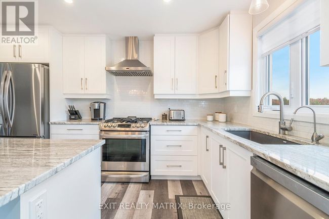 13 Glenco Rd, House other with 2 bedrooms, 1 bathrooms and 7 parking in St Andrews West ON | Image 7