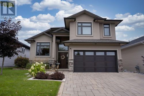 197 Sunflower St, Thunder Bay, ON, P7G2L9 | Card Image