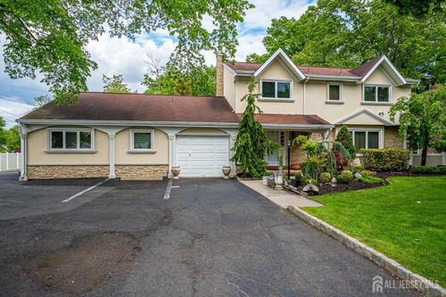 688 Grove Ave, Edison, NJ, 08820-3225 | Card Image
