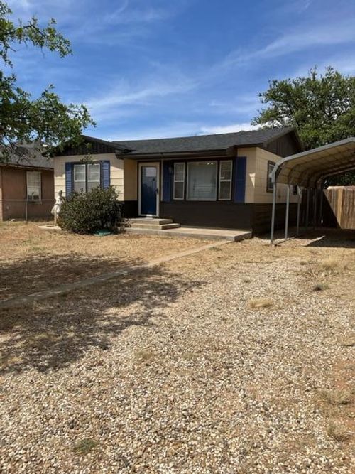2312 N 1st St, Tahoka, TX, 79373-5634 | Card Image