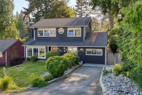 1425 129 St, Surrey, BC, V4A3X9 | Card Image