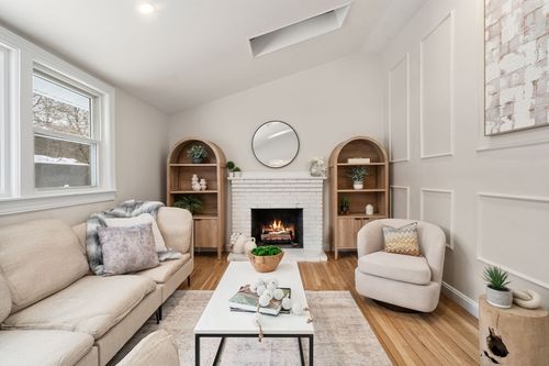 11 Wilshire Dr, Sharon, MA, 02067-1525 | Card Image
