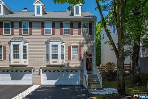20 Bobolink Ct, Wayne, NJ, 07470-2065 | Card Image
