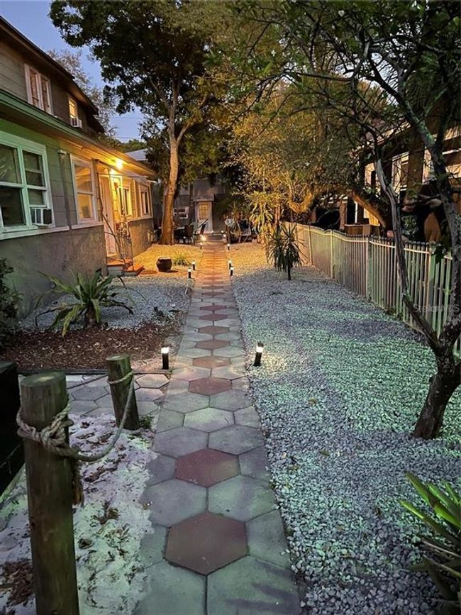 APT-2 - 527 8 Th St N, Condo with 4 bedrooms, 3 bathrooms and null parking in St Petersburg FL | Image 5