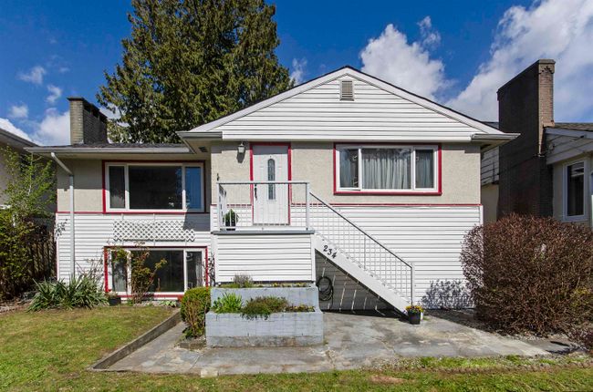 234 W 23 Rd Street, House other with 4 bedrooms, 2 bathrooms and 2 parking in North Vancouver BC | Image 4