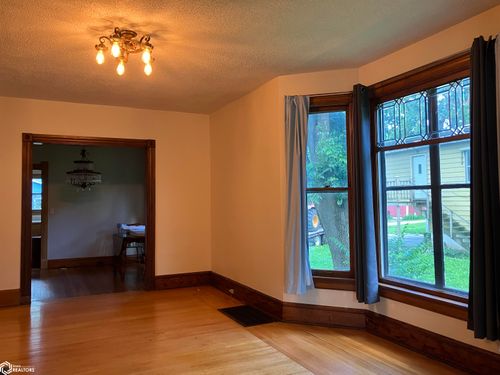 414 N 3rd St, Clear Lake, IA, 50428-1631 | Card Image