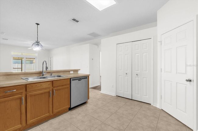 307 Bella Vida Blvd, House other with 4 bedrooms, 2 bathrooms and null parking in ORLANDO FL | Image 10