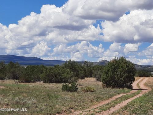 26800 W Highway Rd, Seligman, AZ, 86337 | Card Image