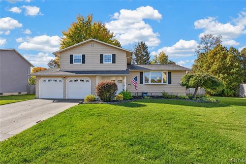 7358 Cedar Post Rd, Liverpool, NY, 13088-4806 | Card Image