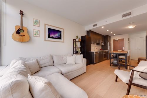 801-38 W 1st Ave, Vancouver, BC, V5Y0K3 | Card Image