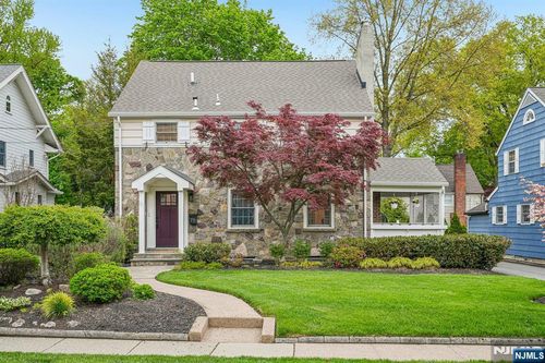 75 S Highwood Ave, Glen Rock, NJ, 07452-1508 | Card Image