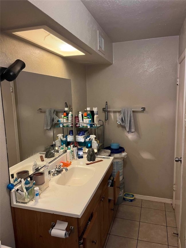 2300 Hall Bath | Image 24