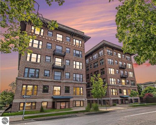 apt-105-471 W South St, Kalamazoo, MI, 49007-4663 | Card Image