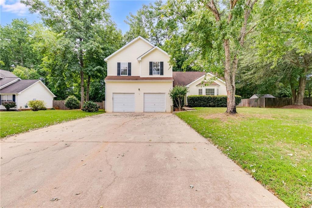 Manor Creek Dr, Douglasville, GA 30135