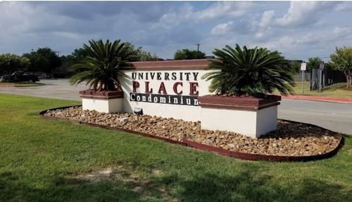 302-517 Southwest Pkwy, College Station, TX, 77840-7131 | Card Image
