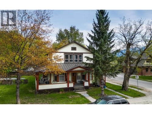 614 Mackenzie Ave, Revelstoke, BC, V0E2S1 | Card Image
