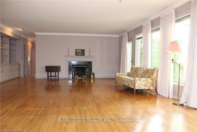 1517 Gloucester Road, House other with 4 bedrooms, 3 bathrooms and 10 parking in London North ON | Image 5