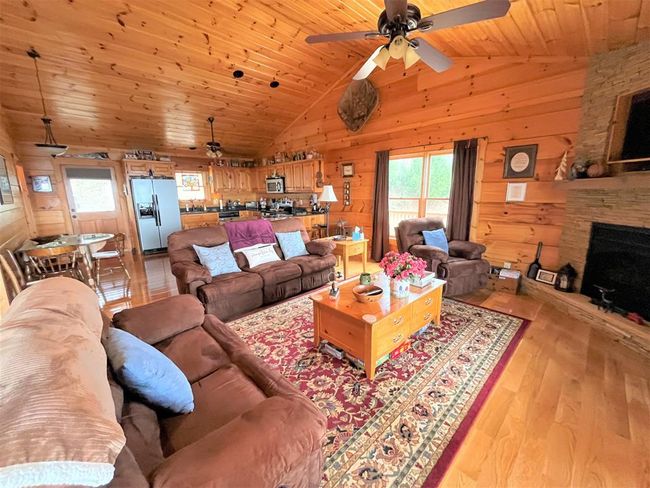 198 F S T Ln, House other with 3 bedrooms, 3 bathrooms and null parking in Fancy Gap VA | Image 8