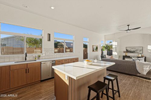 342 W El Freda Rd, Tempe, AZ, 85284-5267 | Card Image