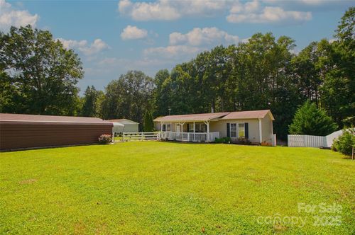 7010 Executive Cir, Denver, NC, 28037-8210 | Card Image