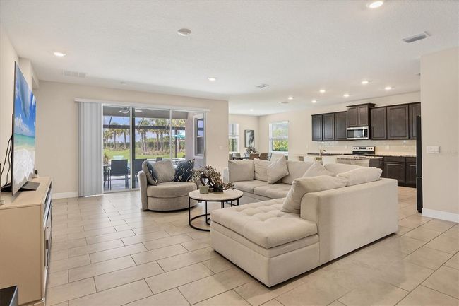 16606 Barnwood Place, House other with 4 bedrooms, 3 bathrooms and null parking in Lakewood Ranch FL | Image 13