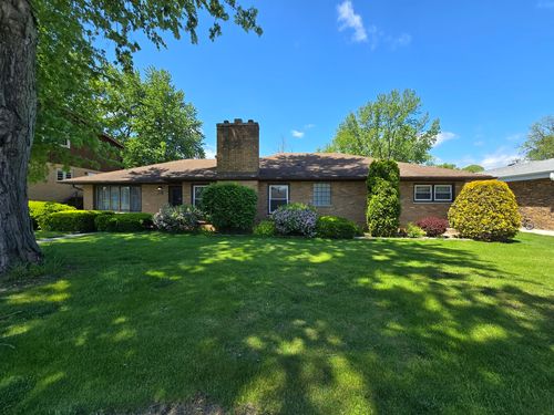 426 Maxwell St, Beecher, IL, 60401-6696 | Card Image