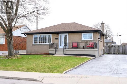upper-52 Elliott Avenue, Hamilton (Huntington), ON, L8T2H8 | Card Image