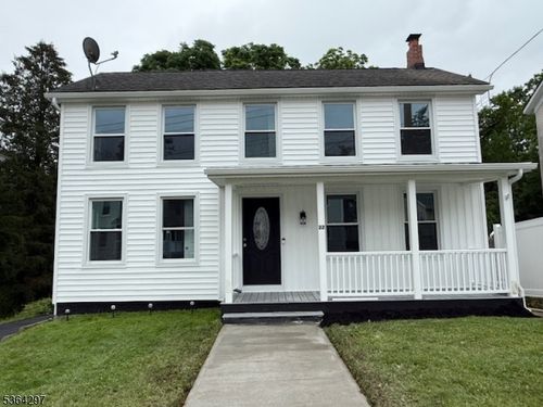 22 Union Pl, Newton, NJ, 07860-1810 | Card Image