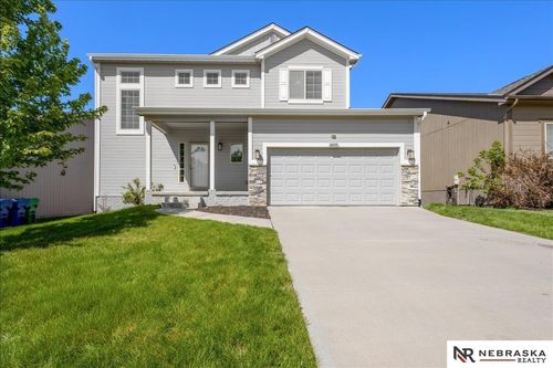 14480 Wyoming St, Bennington, NE, 68007-1212 | Card Image