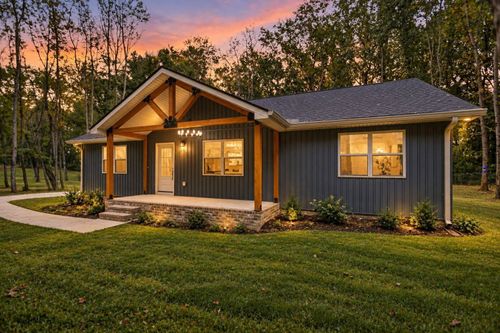 93 Bluebird Trl, Estill Springs, TN, 37330-4170 | Card Image