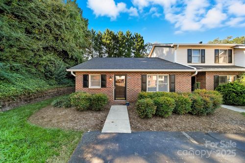 717 21st Ave Ne, Hickory, NC, 28601-1562 | Card Image