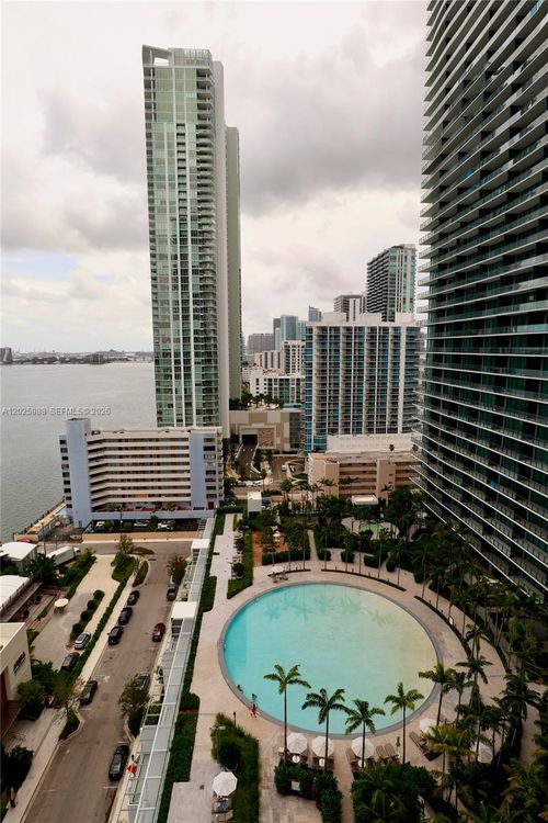 1605-650 Ne 32nd St, Miami, FL, 33137-5253 | Card Image