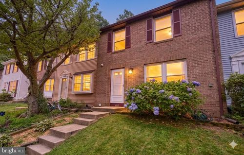 8225 Burning Forest Ct, SPRINGFIELD, VA, 22153-3856 | Card Image