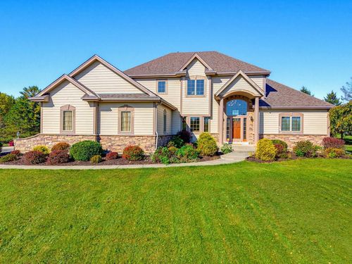 527 Winchester Pass, Colgate, WI, 53017-9156 | Card Image