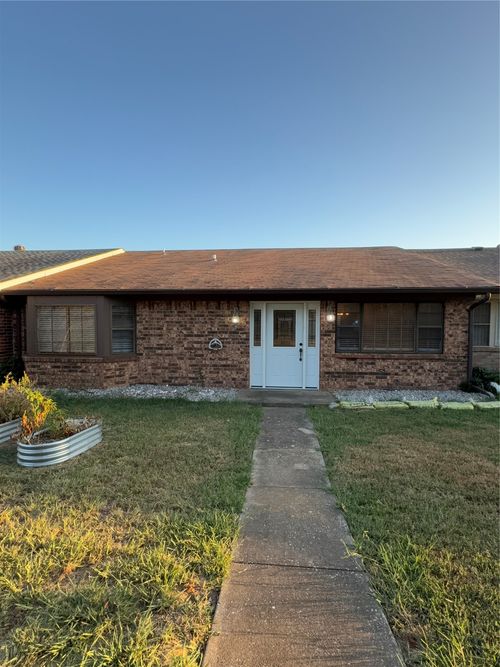 1432 S Stoneridge Mnr, Ardmore, OK, 73401-1495 | Card Image
