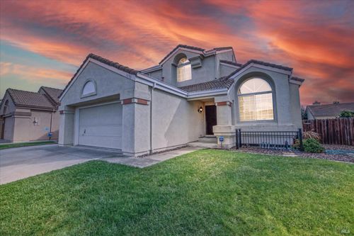 1030 Fox Hound Rd, Vacaville, CA, 95687-7517 | Card Image