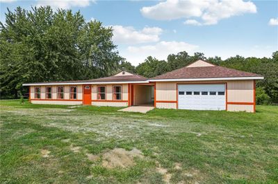 698 Ne 901 Road, House other with 3 bedrooms, 2 bathrooms and null parking in Windsor MO | Image 2