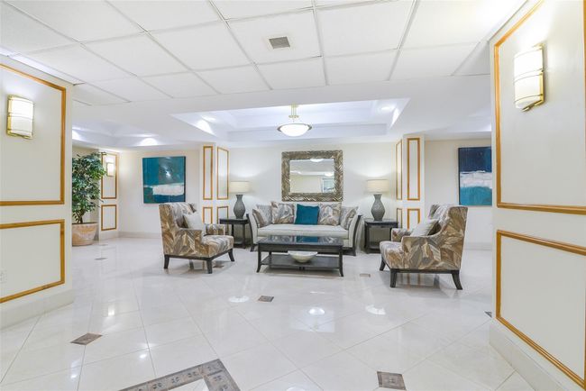 Lobby | Image 17