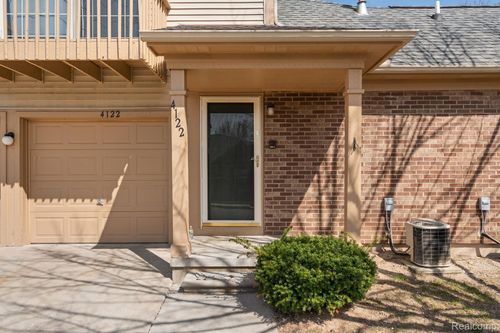 4122 Stonebridge, Holly, MI, 48442-9531 | Card Image