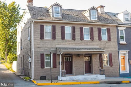 130 E Market St, MARIETTA, PA, 17547-1534 | Card Image