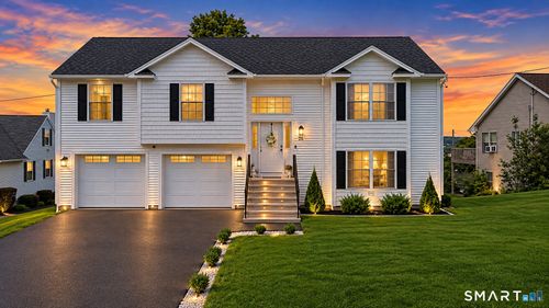 26 Crestview Ln, Waterbury, CT, 06708-1548 | Card Image