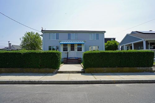 54 Otis St, Winthrop, MA, 02152-1439 | Card Image