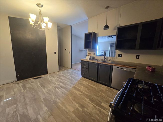 6500 88 Th Ave, Home with 3 bedrooms, 2 bathrooms and 2 parking in Henderson CO | Image 6