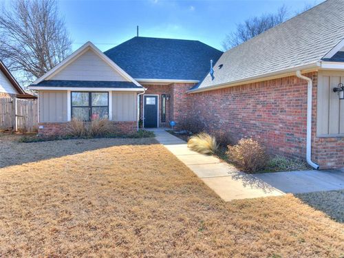 604 Silver Maple Ln, Noble, OK, 73068-9347 | Card Image