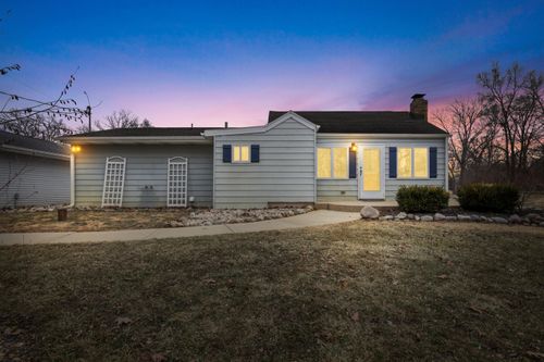 33811 Bohner Dr, Burlington, WI, 53105-9265 | Card Image