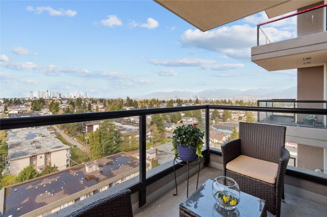 1402 - 7108 Collier Street, Condo with 2 bedrooms, 2 bathrooms and 1 parking in Burnaby BC | Image 10