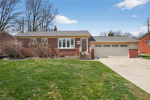 6432 Ambrose Dr, Mentor, OH, 44060-3426 | Card Image